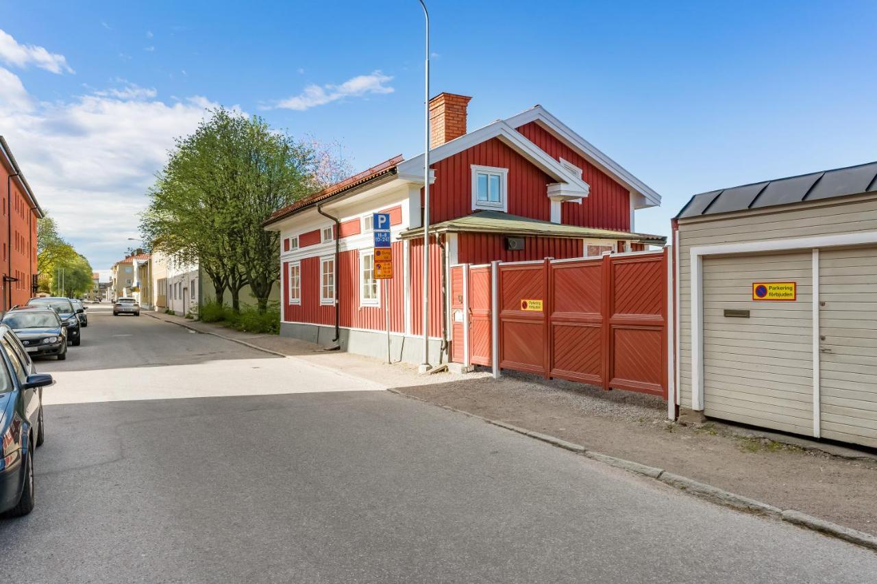 Gardshuset Mitt I Centrala Gaevle Εξωτερικό φωτογραφία